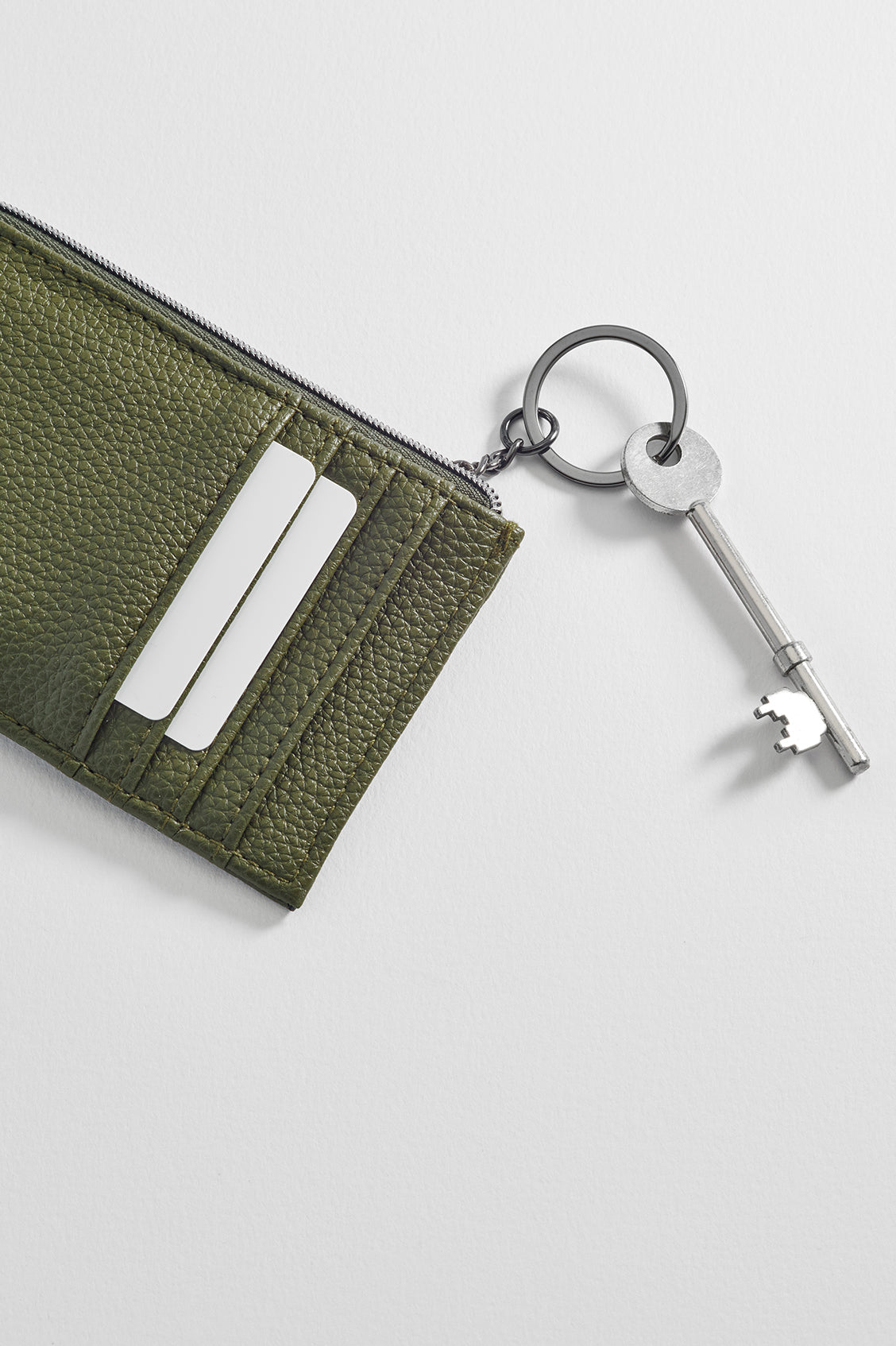 Men's Zipped Card Holder